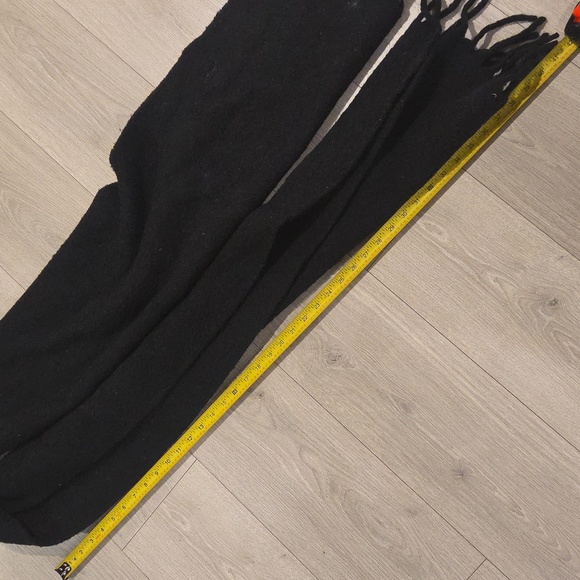 Uniqlo Wool Blend Scarf - Picture 3 of 4